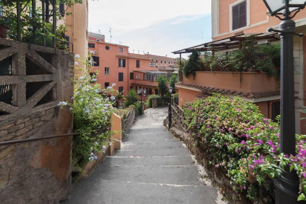 Elegante Open Space Con Vasca Idromassaggio A Trastevere Bagian luar foto