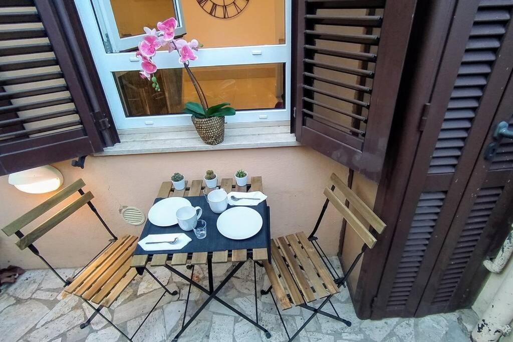 Elegante Open Space Con Vasca Idromassaggio A Trastevere Bagian luar foto